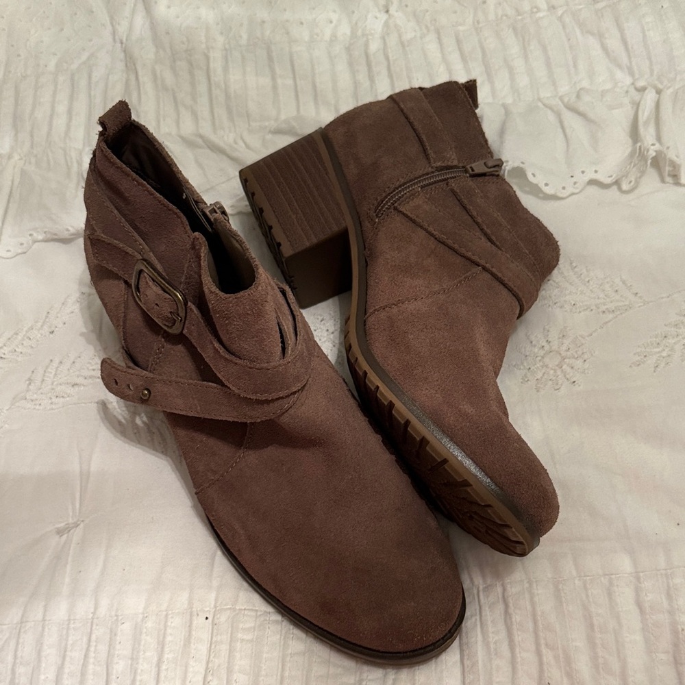 Sonoma Women's Suede Ankle Boots